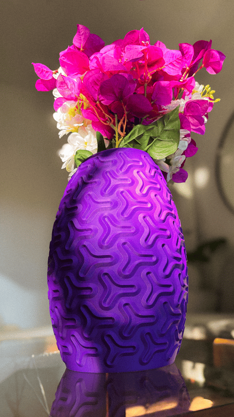 Bauchige Blumenvase mit dreiblättrig gemusterter Reliefstruktur, PrintHero