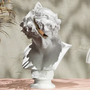 Klassische Büstenfigur mit Weintrauben-Kranz und angedeuteter Bruchstelle, PrintHero