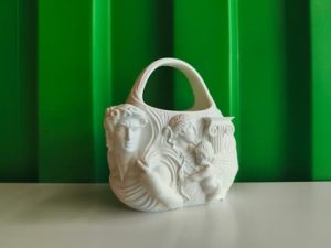 David Handtasche mit klassizistischem Reliefmotiv