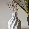 Bauchige Blumenvase mit geflochten wirkender Diamant-Textur, PrintHero