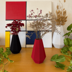 Facettierte, kantige Blumenvase mit feiner Rippenstruktur, PrintHero