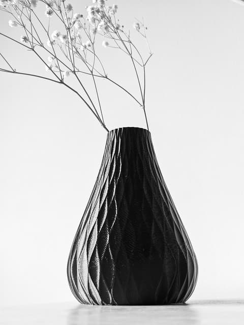 Bauchige Blumenvase mit diagonalem Wellenmuster, PrintHero