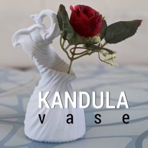 Geschwungene Vase mit exotischer Elefantenrüssel-Silhouette, PrintHero