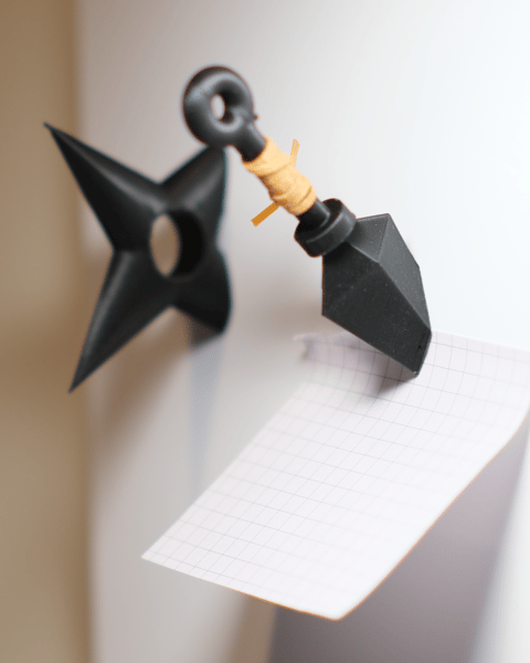 Set aus Kunai- und Shuriken-Magneten für Kühlschrank oder Memoboard, PrintHero