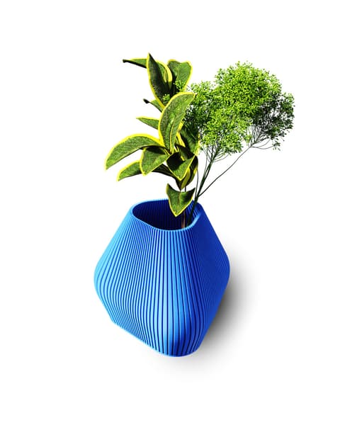 Kleine pyramidenförmige Vase mit vertikaler Rillenstruktur, PrintHero