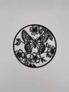 Schmetterling mit Blumen – 2D-Wandbild
