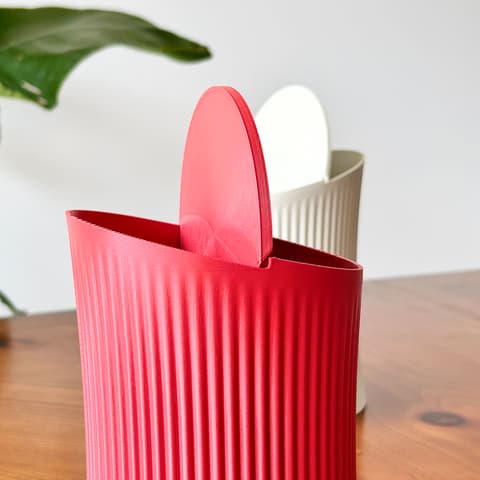 Kleiner Papierkorb mit gerippter Struktur für den Schreibtisch, PrintHero