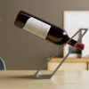 Minimalistischer Weinflaschenhalter mit Schwebe-Effekt, PrintHero