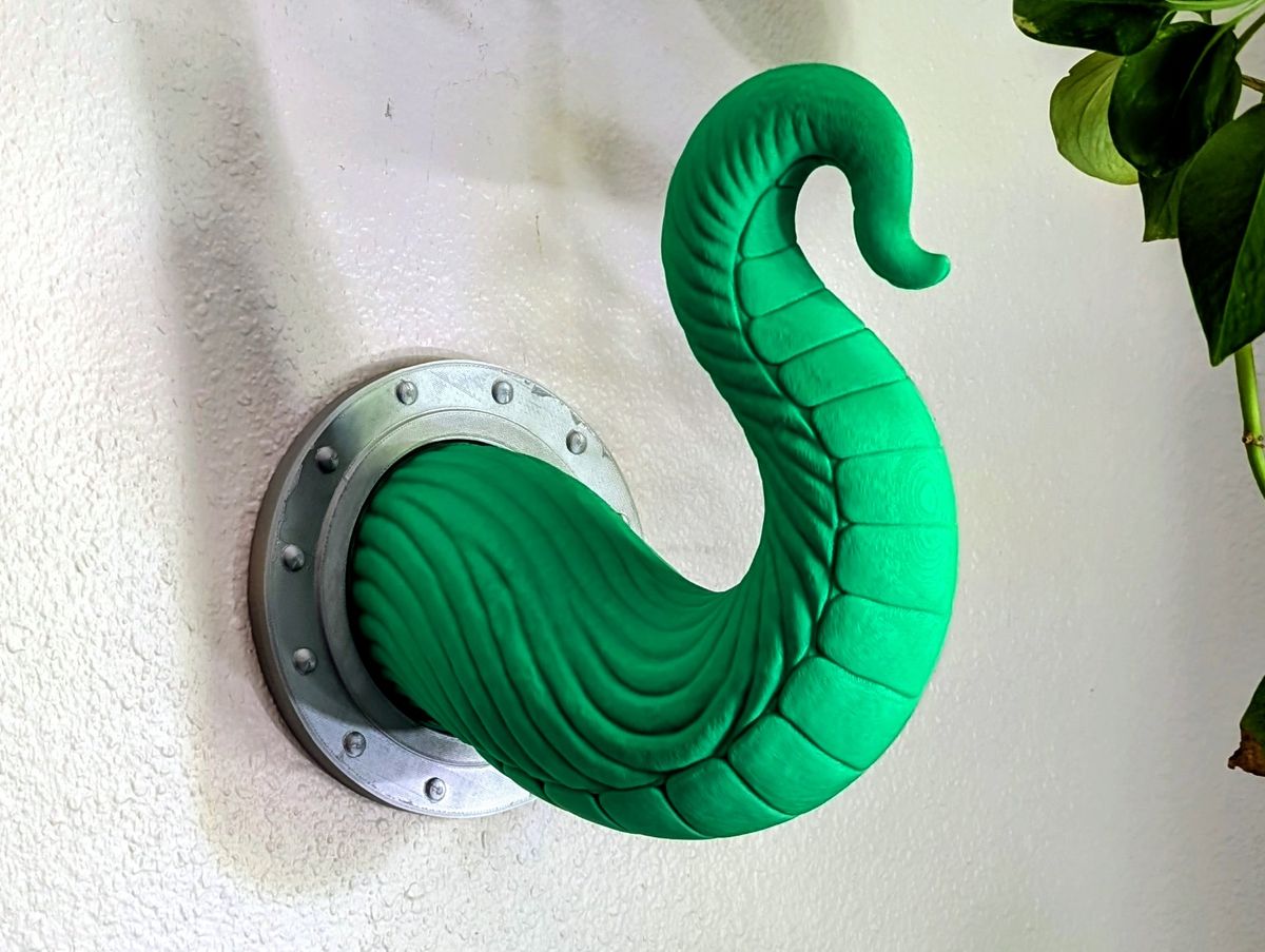 Wandskulptur eines Kraken-Tentakels, der scheinbar aus der Wand greift, PrintHero