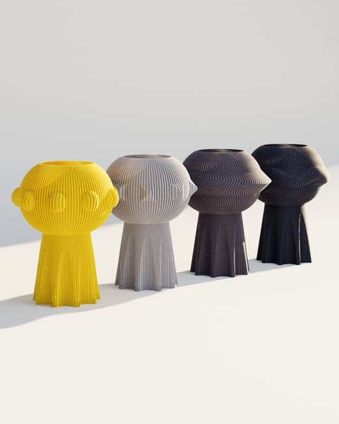 Vase mit stilisiertem Alien-Gesicht und gerillter Struktur, PrintHero