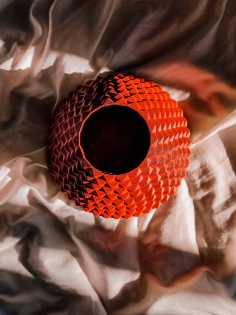 Bauchige Vase mit spitzer, genoppter Oberflächenstruktur, PrintHero