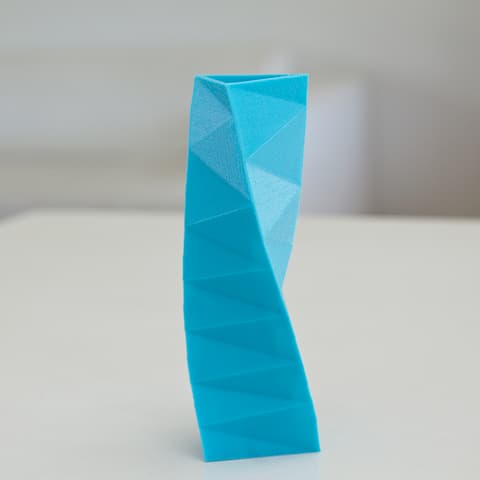 Vase mit gedrehter, facettierter Form, PrintHero