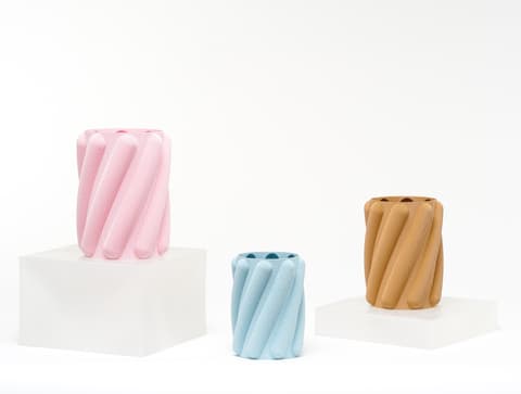 Zylindrische Vase mit verdrehter, strähnenartiger Struktur, PrintHero