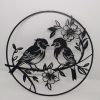 2D-Wandbild mit zwei Vögeln auf einem Blütenzweig im runden Rahmen, PrintHero