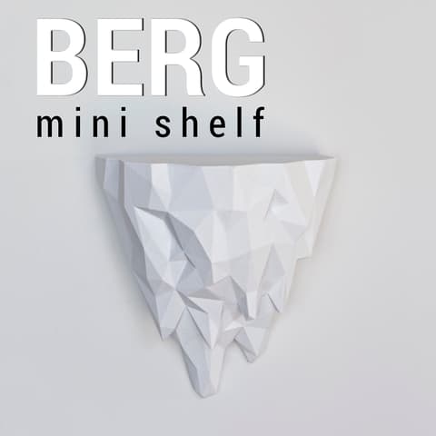 Kompaktes Wandregal im geometrischen Low-Poly-Bergdesign, PrintHero